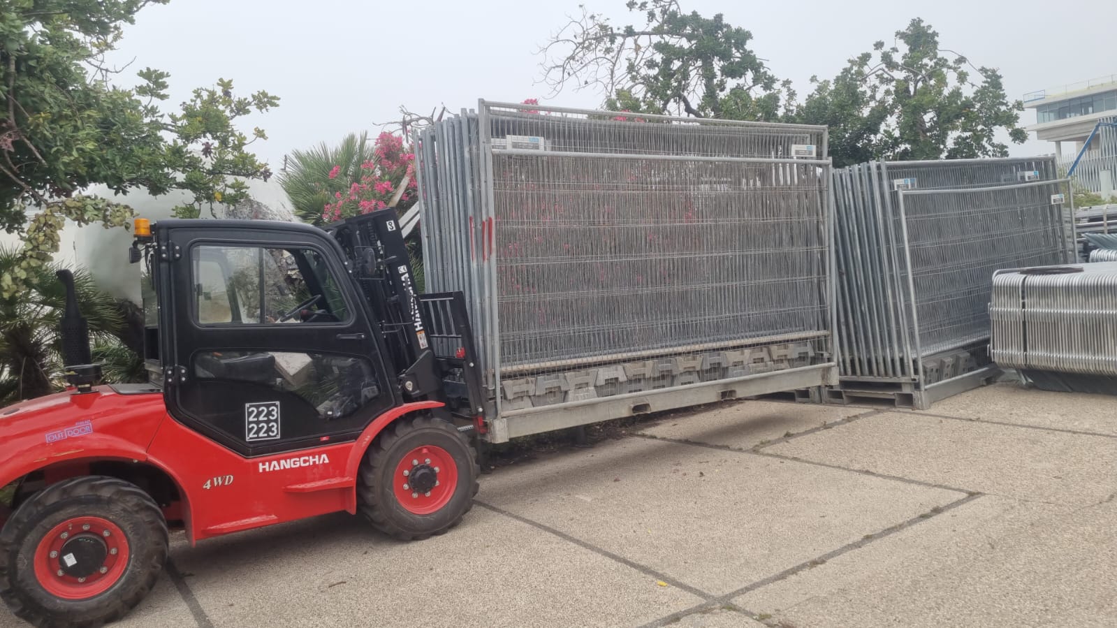 מנשא מלגזה 25 פאנל + בסיסים – תמונה 2