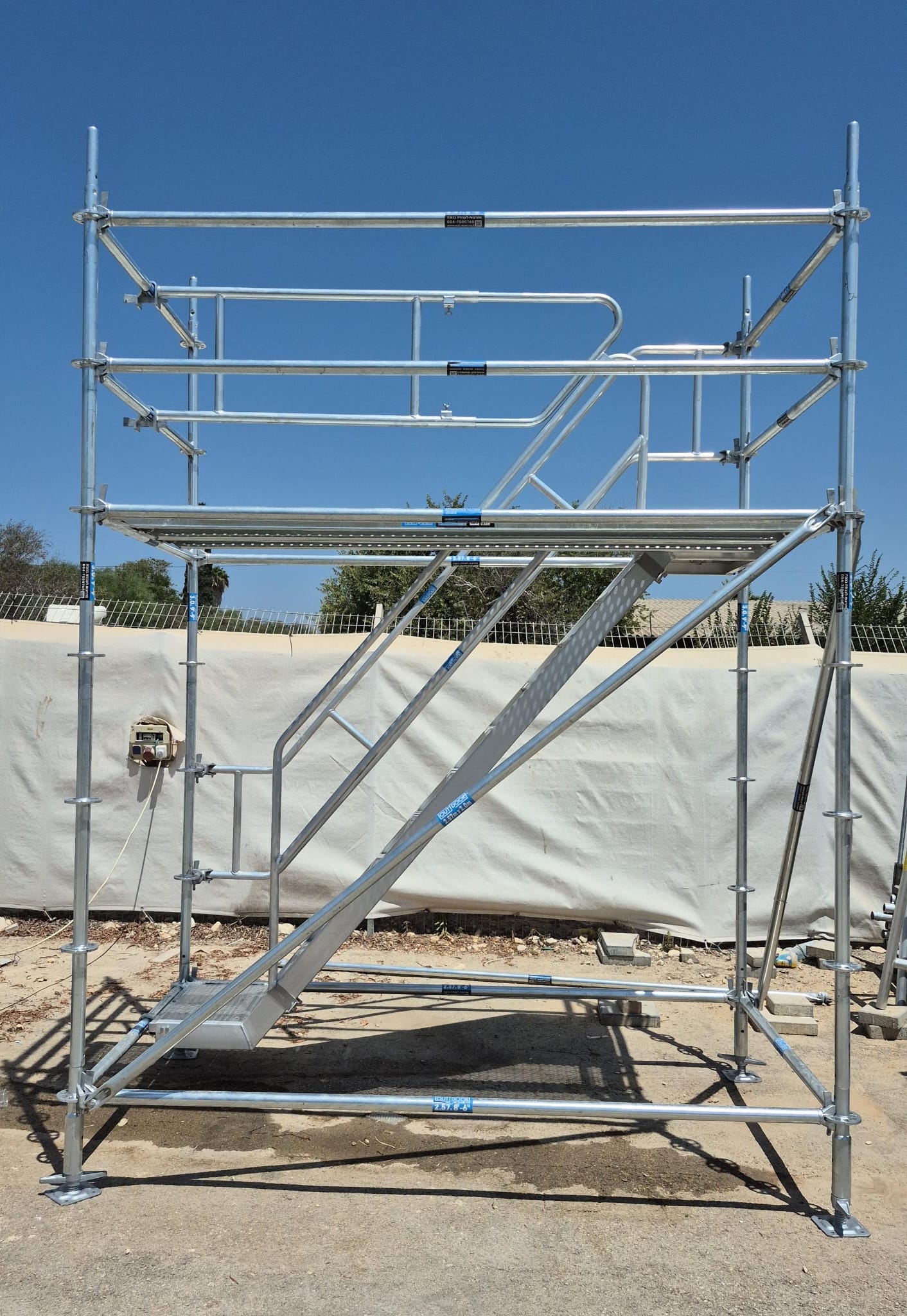 מגדל מדרגות להשכרה – תמונה 2